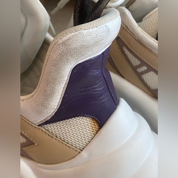 Louis Vuitton Arch Light Sneaker 👟 - Picture 6 of 10